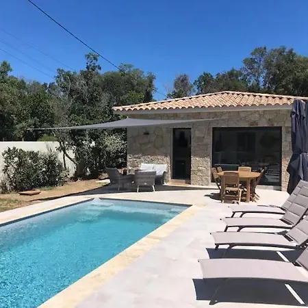 Ucellu Sur 600 M2 Avec Acces Privilegie Et Piscine Privee Chauffee Villa *