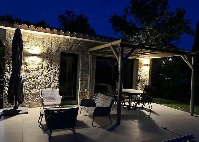 Ucellu Sur 600 M2 Avec Acces Privilegie Et Piscine Privee Chauffee * Sainte-Lucie de Porto-Vecchio