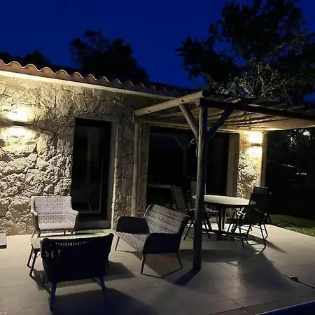 Ucellu Sur 600 M2 Avec Accès Privilégié Et Piscine Privée Chauffée * Sainte-Lucie de Porto-Vecchio